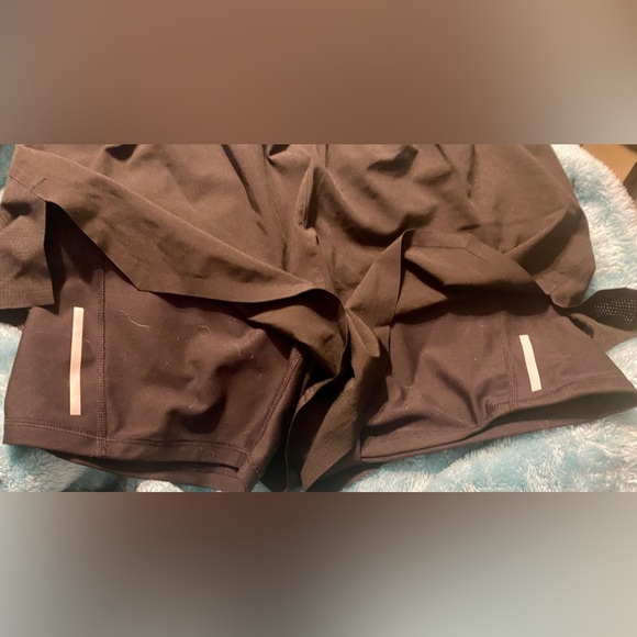 EUC Old Navy Women’s Running Shorts - Picture 3 of 5